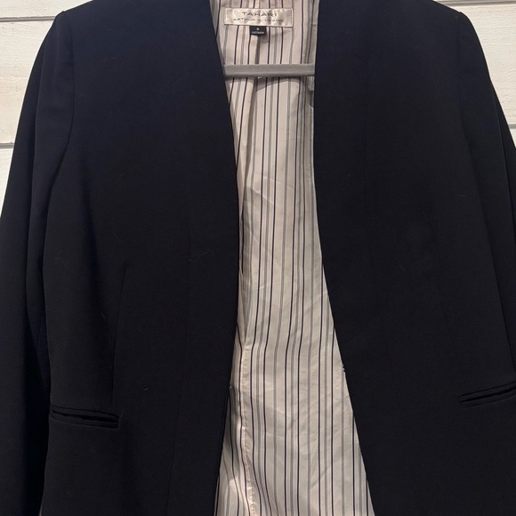 Tahari Arthur S Levine Women's Dark Navy Blazer Jacket Tahari ASL Size:8 - Picture 2 of 16